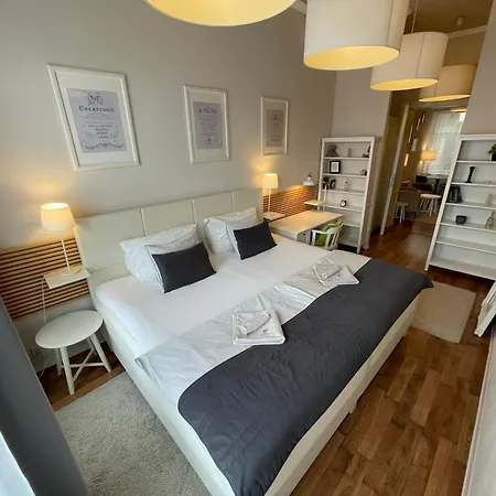 H75 Centre Apartmán