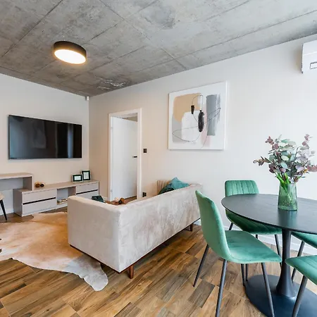 H75 Centre Apartment