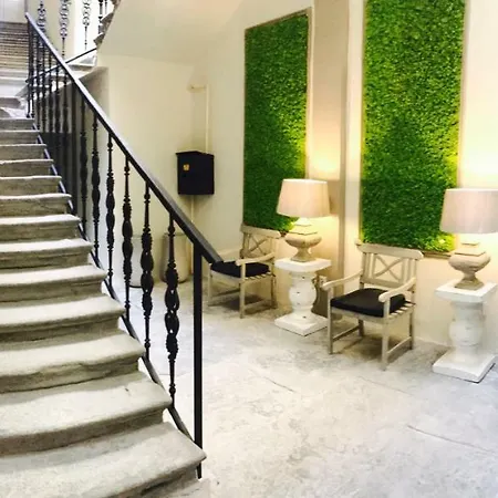 H75 Centre Apartment